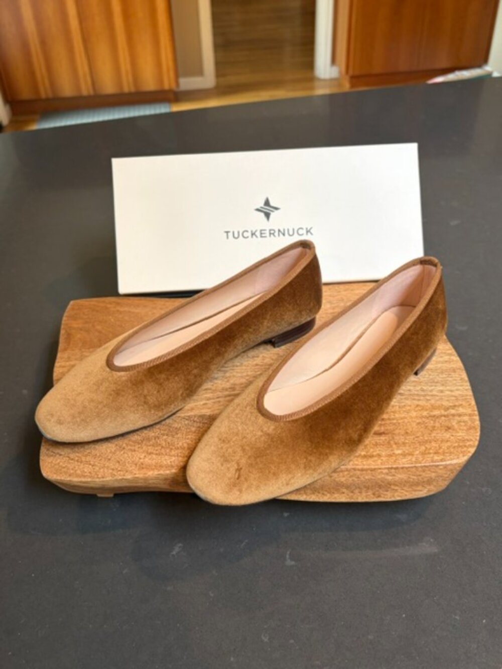 TUCKERNUCK Velvet Hazel Nina Flats Size 8 NWT